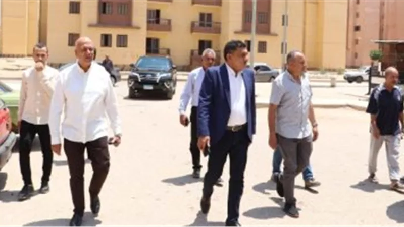 مسئولو وزارة الإسكان يتفقدون المشروعات الجارية في مدينة السادات