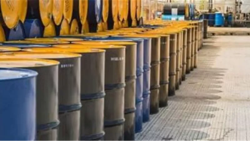 مكاسب أسبوعية لأسعار النفط بالأسواق العالمية.. 4.8% لبرنت و4.5% للخام الأمريكى