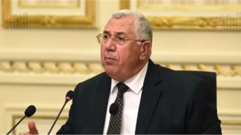 وزير الزراعة: الإفراج عن 378 ألف طن أعلاف ذرة وفول الصويا بـ183 مليون دولار