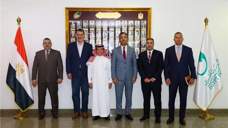 البريد المصري يبحث فرص التعاون في مجال 