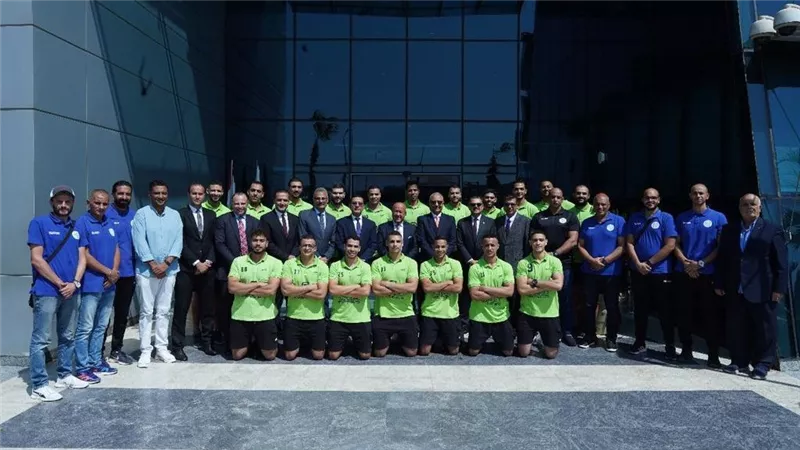 البنك الاهلي المصري يكرم فريق ناديه لكرة اليد  