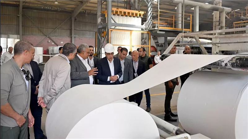 باستثمارات 400 مليون جنيهًا..رئيس الوزراء يتفقد مصنع  الشركة الدولية  