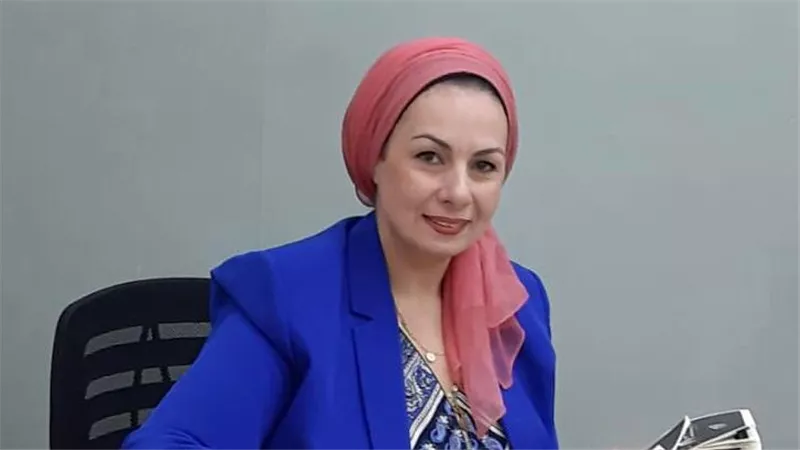 جرمين عامر توقع عقد نشر كتابها الثاني «50 لقطة ميتافيرسية»