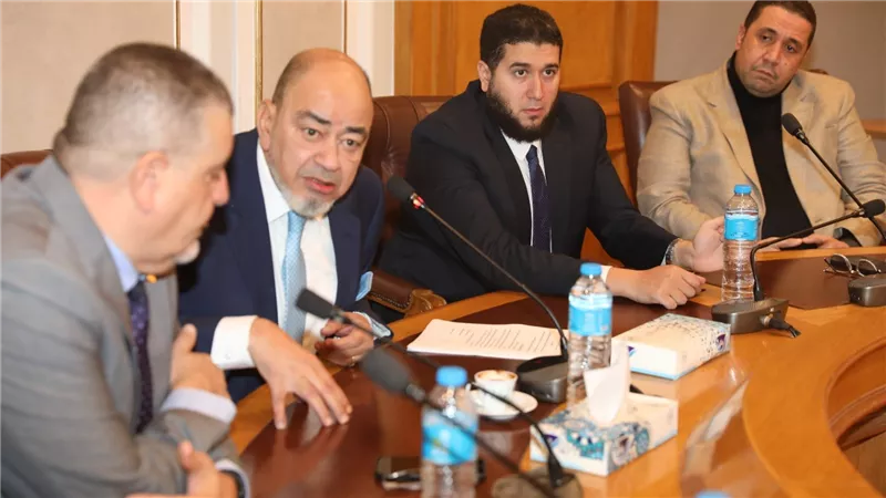 لصعوبة تدبير الدولار..«الشعبة العامة للمستلزمات الطبية» تتقدم بمذكرة عاجلة لمجلس الوزراء 