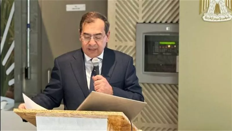 وزير البترول يرأس جلسة نقاشية حول تسريع وتيرة إزالة الكربون خلال COP28