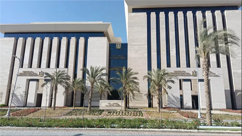 « الاتصالات » تدعم الهيئة الوطنية للانتخابات  بـ 270 جهاز « قارئ آلى »