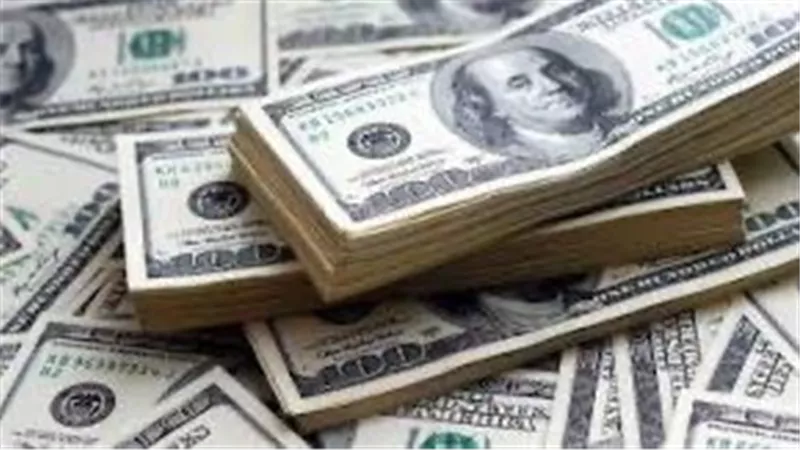 دولار السوق السوداء يلامس الـ55 جنيهاً في نهاية تعاملات اليوم