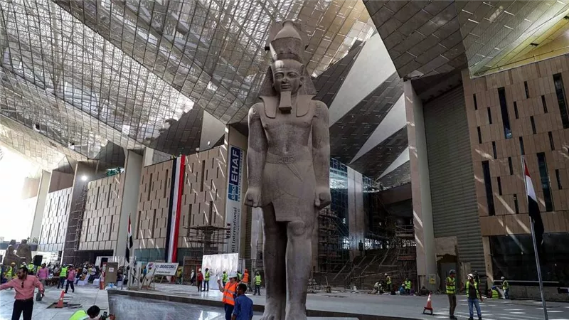 المتحف المصري الكبير يستقبل 800 ألف زائر في 2023