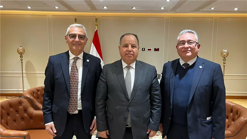 وزير المالية يلتقى بقيادات «الضرائب» مع انطلاق «موسم الإقرارات»