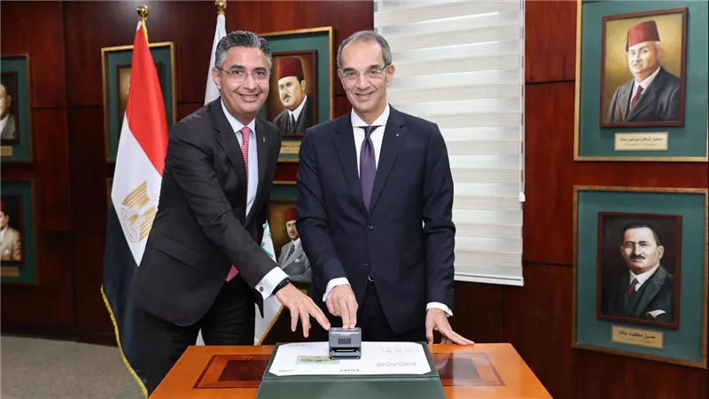 بمناسبة عيد البريد ..وزير الإتصالات يشهد الإطلاق التجريبى لخدمة 