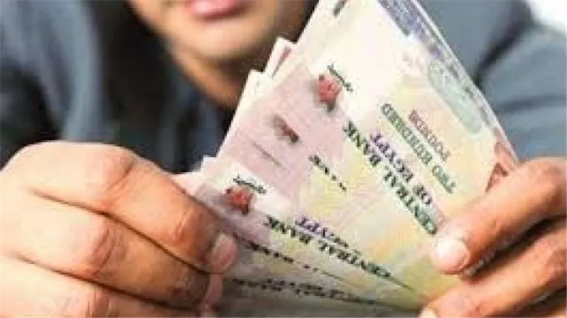 خبير اقتصادي يكشف أسباب طرح بنكا الأهلي ومصر شهادتي ادخار بعائد 23.5% و27%