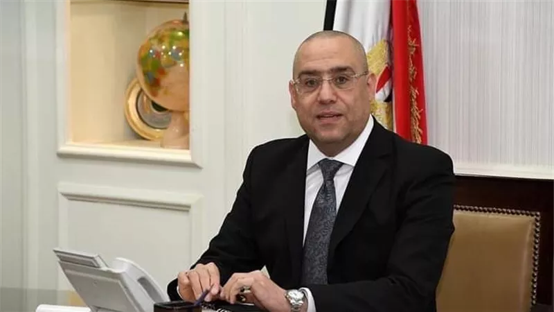 وزير الإسكان يُصدر قرارات لإزالة مخالفات بناءوتعديات بالساحل الشمالي ومدينتي ملوي وطيبة الجديدتين