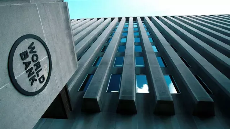 البنك الدولي يتوقع تباطؤ النمو العالمي إلى 2.4% العام الجاري