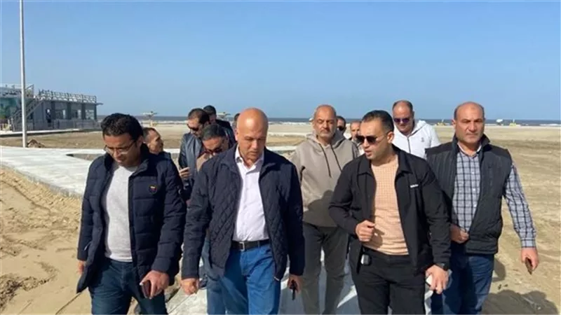 مسئولو الإسكان يتابعون المشروعات الجارى تنفيذها بدمياط الجديدة