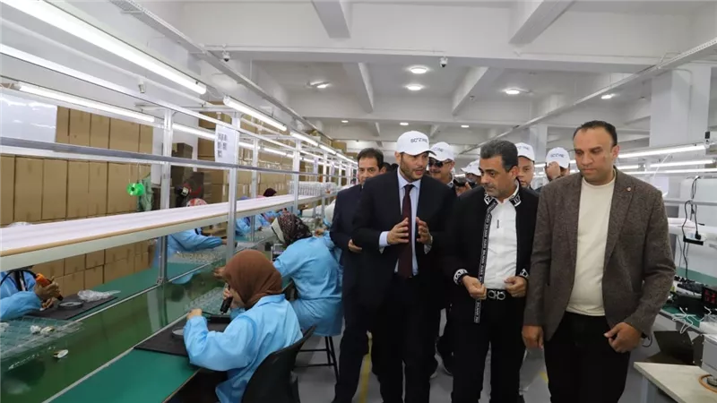 لجنة الصناعة بمجلس الشيوخ تزور مصنع وادي السيليكون باقتصادية قناة السويس