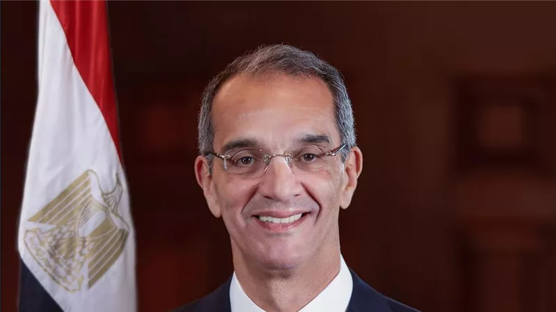  وزير الاتصالات يغادر إلى برشلونة للمشاركة فى المؤتمر العالمى للهواتف المحمولة 