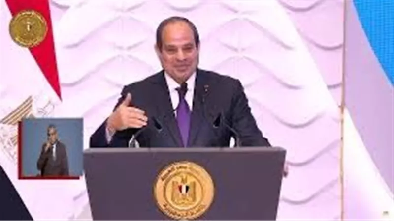 فيديو ..السيسي يمازح سيدات مصر : متحطوش سكر كتير على الكنافة