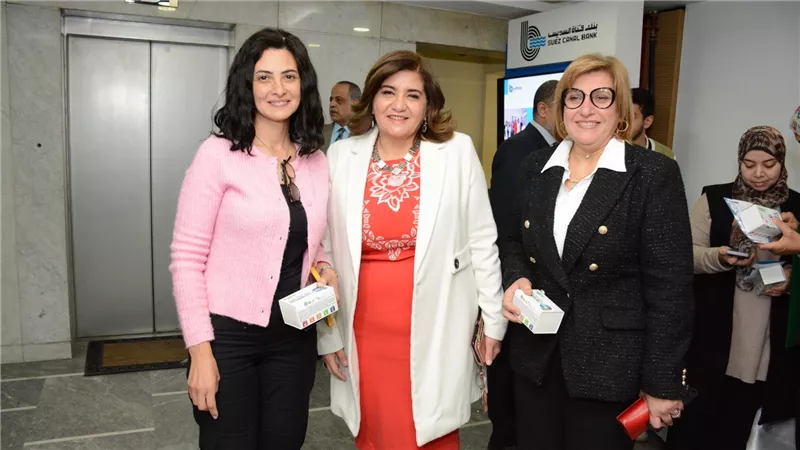 بأيدي المرأة المصرية ..«بنك قناة السويس» يقيم معرضا للمنتجات بمقره الرئيسي 