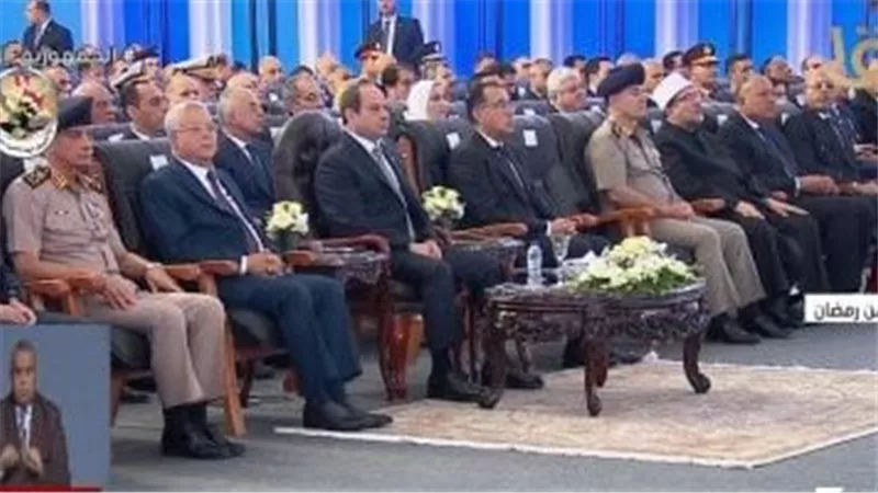 الرئيس السيسي يتوجه بتحية تقدير واعتزاز لـ عمال مصر في عيدهم