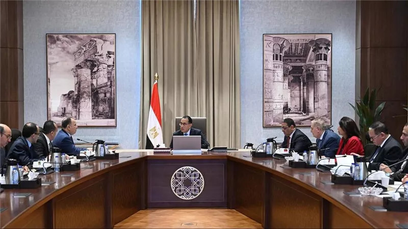 رئيس الوزراء يتابع موقف الإفراج الجمركي عن البضائع وتطبيق منظومة الشحن المُسبق