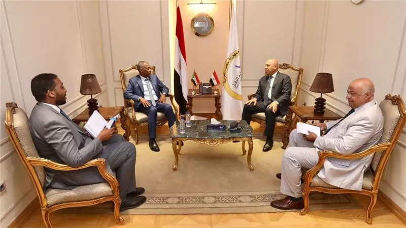 وزير النقل يستقبل السفير السوداني الجديد بالقاهرة لتدعيم العلاقات الثنائية بين البدين