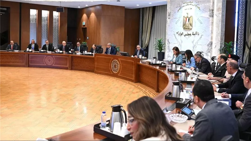 رئيس الوزراء يترأس اجتماع اللجنة العليا لضبط الأسواق وأسعار السلع