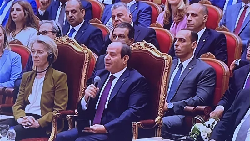 الرئيس السيسي:  أشكر المصريين على تحملهم تبعات الإصلاح بشجاعة معتادة