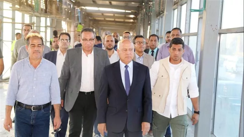 وزير النقل يتفقد مشروع تطوير الطريق الدائري حول القاهرة الكبرى
