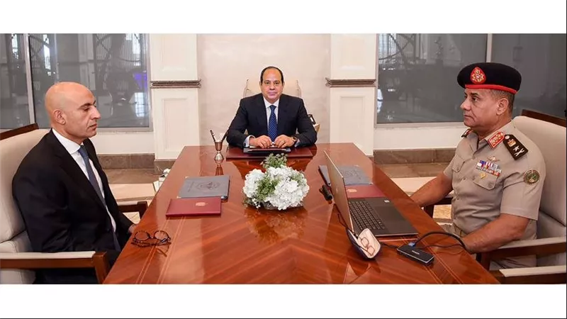 الرئيس السيسي يجتمع مع وزير التربيه والتعليم 