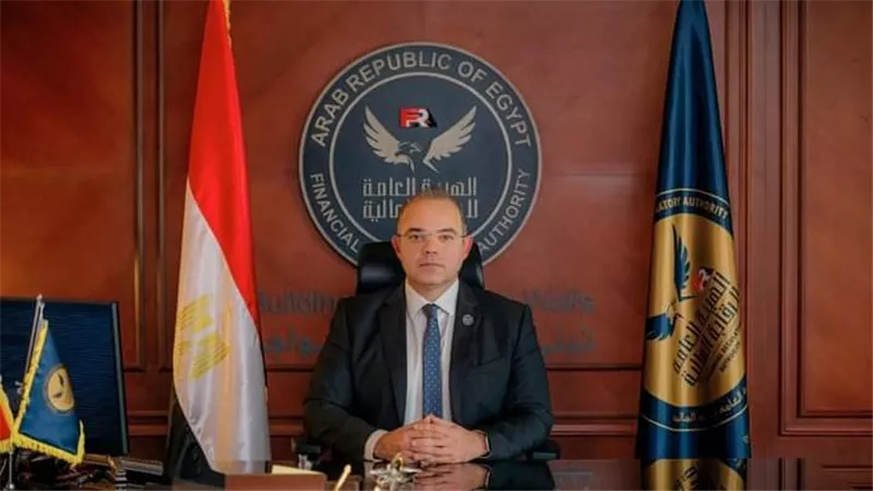 الرقابة المالية تفرض ضوابط جديدة لتعاملات الداخليين والانضمام لصندوق حماية المستثمر