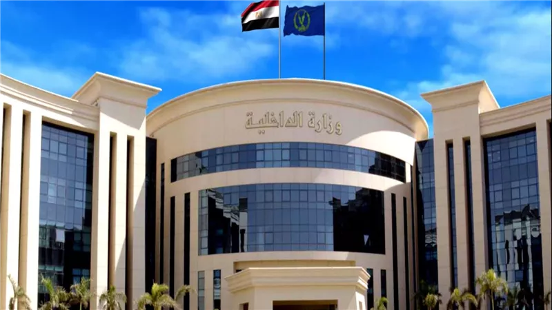 الداخلية تكشف عن حقيقة جنوح عوامة أسفل كوبرى سمنود الملاحى بالغربية