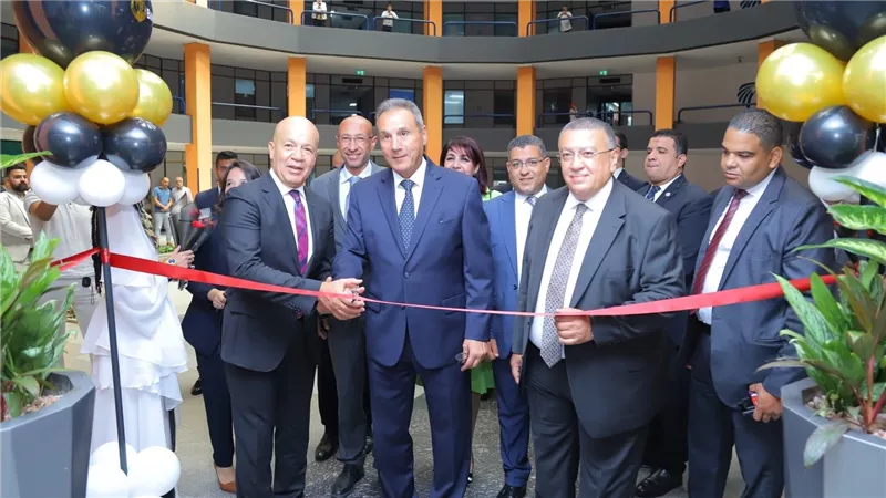 بنك مصر يفتتح  فرعاً جديداً بشركة مصر للطيران
