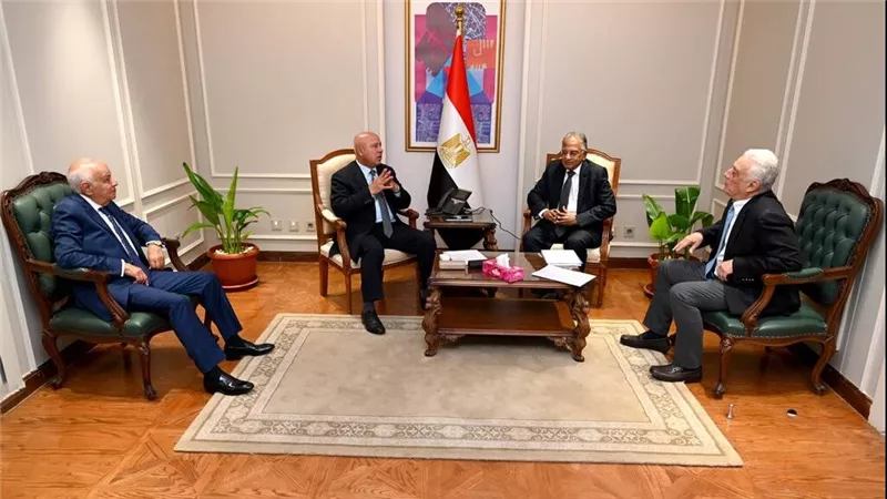 الوزير يبحث مع  تي سي آي سانمار الهندية للكيماويات فرص الاستثمار بمصر