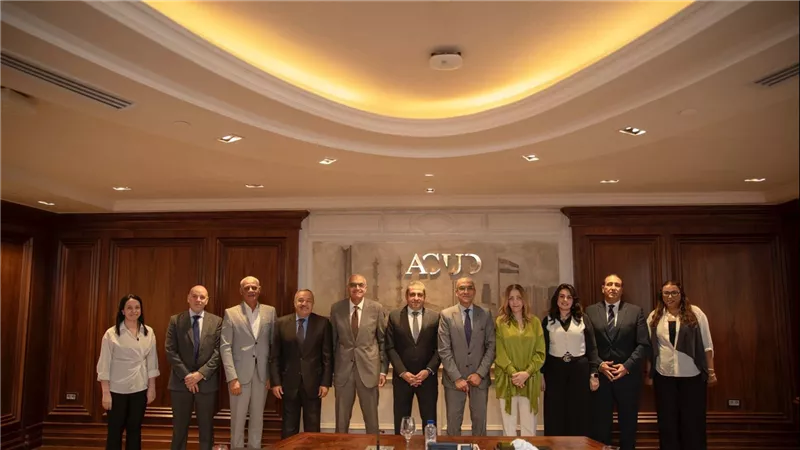 العاصمة الإدارية تتيج منحاً دراسية للمتفوقين بكبرى الجامعات الدولية