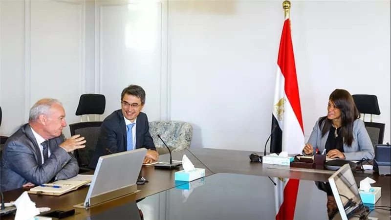 وزيرة التخطيط تستعرض مع البنك الدولي جهود حوكمة الإنفاق الاستثماري 