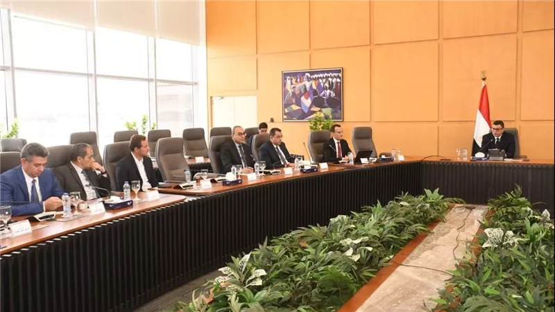 وزير الإسكان يلتقي مجموعة من المطورين العقاريين لبحث مشاركتهم فى المنتدى الحضري العالمي