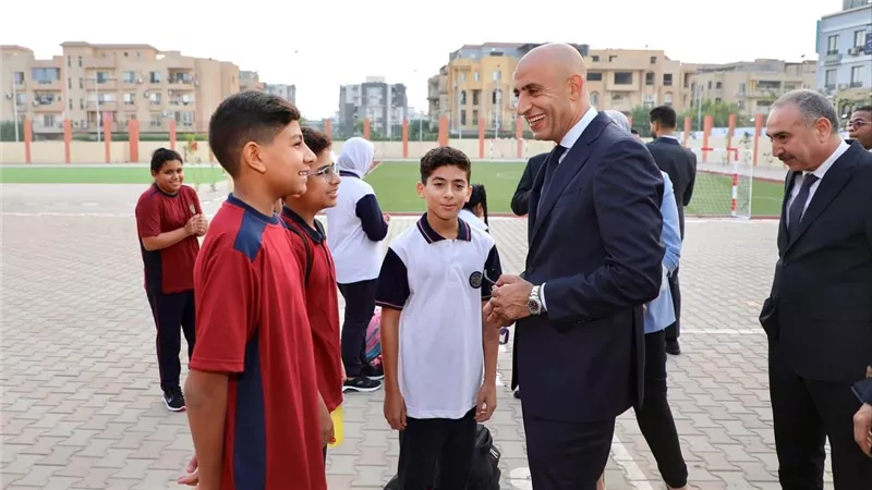 وزير التعليم يطمئن على انتظام الدراسة بأول أيام العام الدراسي الجديد