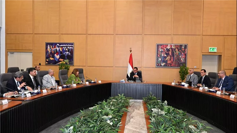 وزير الإسكان يتابع موقف تنفيذ وحدات «سكن لكل المصريين» بالمحافظات والمدن الجديدة