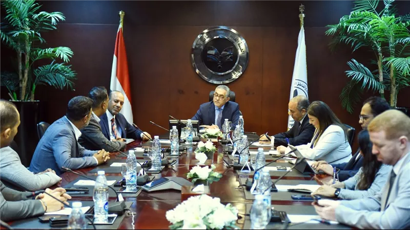 هيئة الاستثمار وشركة بلاك آند ديكر تبحثان إنشاء مصنع للمعدات والأدوات الكهربائية 