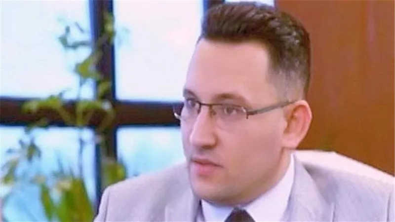 لماذا ارتفعت أرصدة البنك المركزي من الذهب؟.. خبير اقتصادي يوضح الأسباب