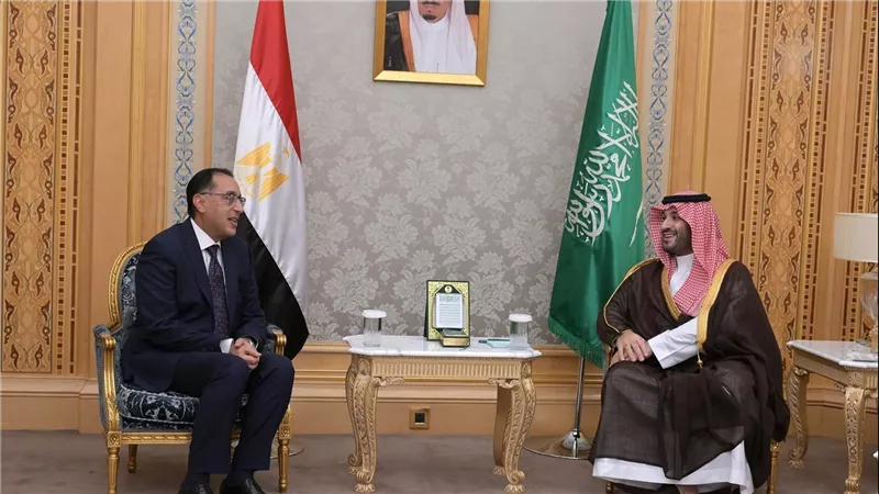 السعودية تعلن ضخ 5 مليارات دولار استثمارات  في السوق المصري