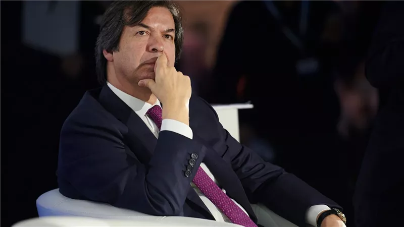كارلو ميسينا أفضل رئيس تنفيذي لبنك في أوروبا للعام السابع على التوالي 
