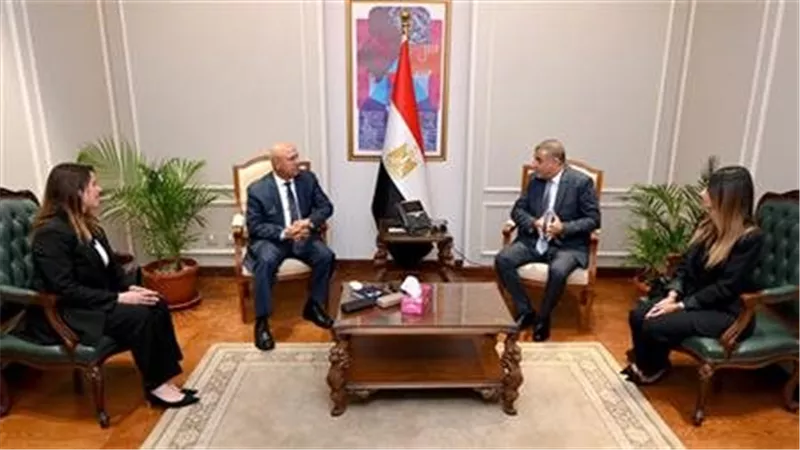 وزير الصناعة يبحث مع وفد نستله مصر خطط الشركة المستقبلية بمصر