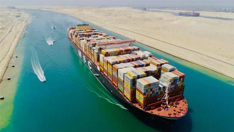 قناة السويس تمنح تخفيضا 20% على رسوم عبور اليخوت لتشجيع سياحة اليخوت 