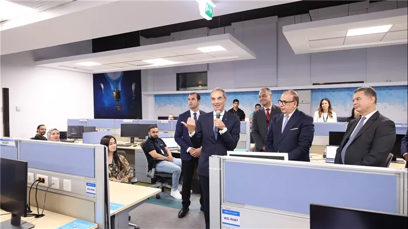 وزير الاتصالات يزور مركز التميز التابع لشركة دل تكنولوجيز Dell Technologies الأمريكية