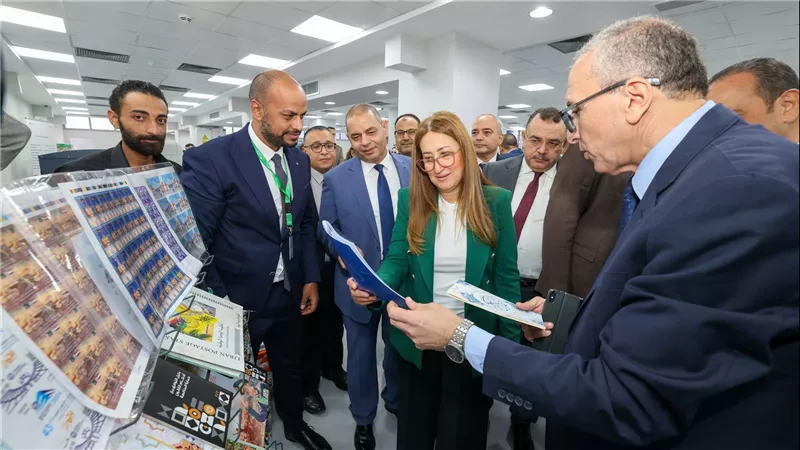 رئيس الهيئة القومية للبريد ..تفتتح مركز الطباعة الرقمية الجديد.. بـ “مطابع البريد