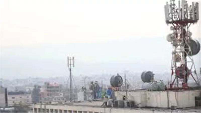 تنظيم الاتصالات يضبط شبكتين غير شرعيتين لبث وتوزيع الإنترنت