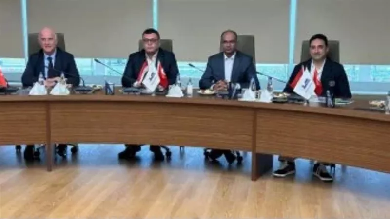 وزير الإسكان يزور المنطقة الصناعية بكوجالى التركية للاطلاع على نظم الإدارة والتحكم