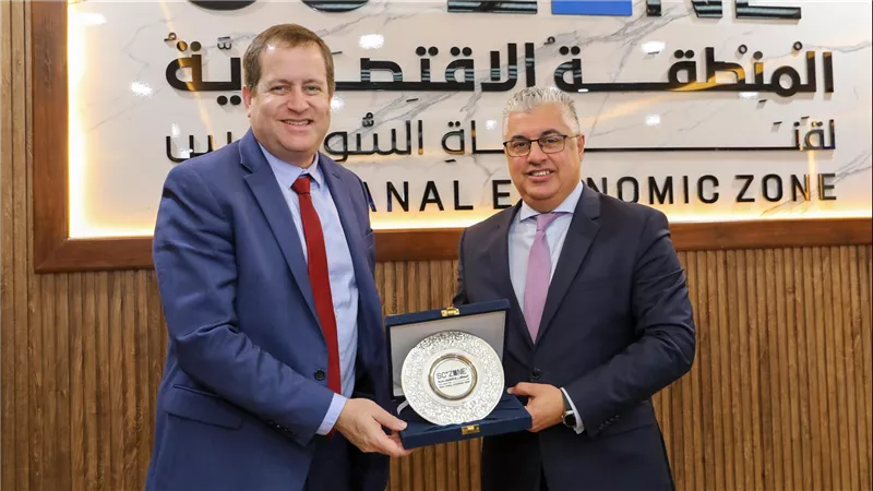 رئيس اقتصادية قناة السويس يستقبل وفدًا أمريكيًا لبحث التعاون الاقتصادي وتعزيز الشراكات