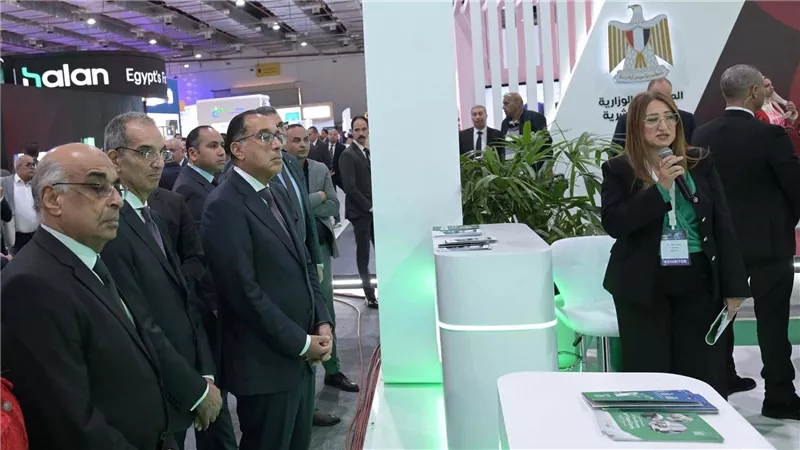 رئيس البريد يستعرض جهود تطوير الخدمات للمواطنين خلال زيارته لمعرض Cairo ICT 2024  